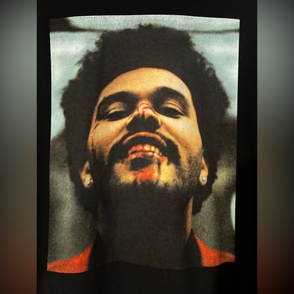 The Weekend XO After Hours Tour Graphic Tshirt - Picture 2 of 4